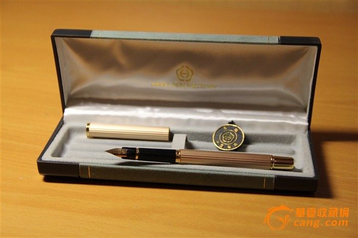 买钢笔和圆珠笔共用去了90元,钢笔每支5元,圆