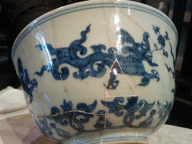 青花成化香草龙纹碗---三爪龙也是官窑_青花成化香草龙纹碗---三爪龙也是官窑鉴定_青花成化香草龙纹碗---三爪龙也是官窑估价_青花成化香草龙纹碗---三爪龙也是官窑真假辨别_来自藏友drinkpg_陶瓷_明清_古玩鉴定估价_华夏收藏网