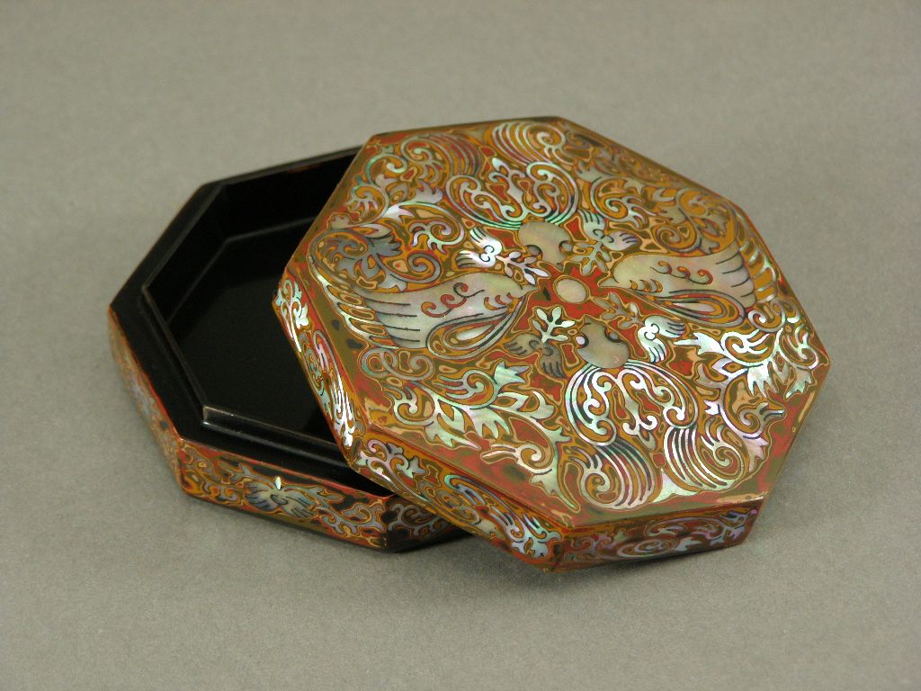 犀皮螺钿宝相花凤凰图,来自藏友海外七宝-杂项-其它-藏品鉴定估价-华夏收藏网