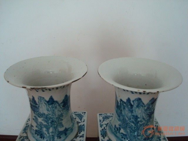 清中晚期天圆地方人物故事青花赏瓶_清中晚期