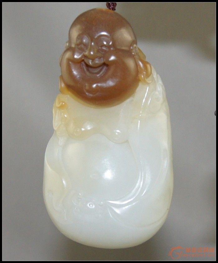 把件赛宝--新疆和田糖白玉俏色巧雕-笑佛_把