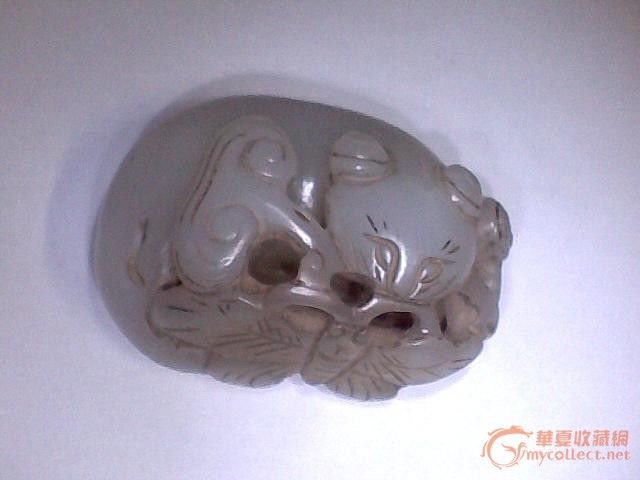 '玉猫戏蝶一挂件 50年以上历史 求行家鉴定,来