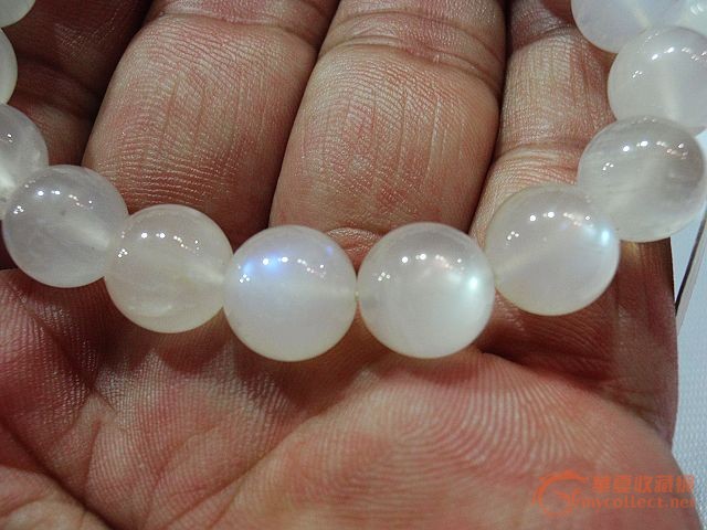 天然精品白月光石手链10mm,来自藏友东海水晶