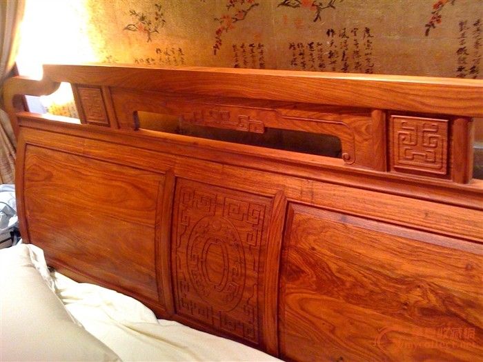 这个是什么材质,缅甸花梨吗?