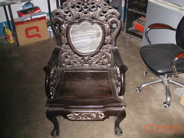 古家具鉴定:龙椅;何种木质、具体朝代、估价几