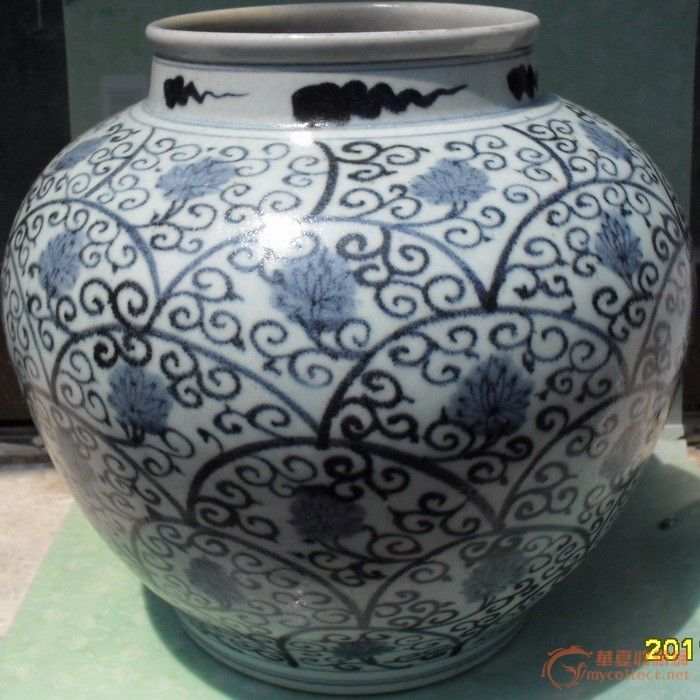 弘治晚期青花西番莲大罐_弘治晚期青花西番莲