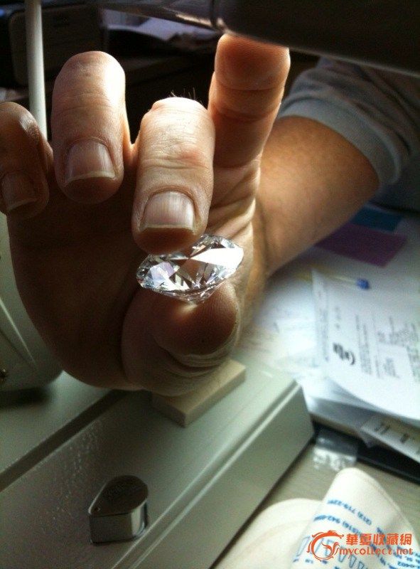顶级裸钻63.78CT VVS2 D色 求估价_顶级裸钻