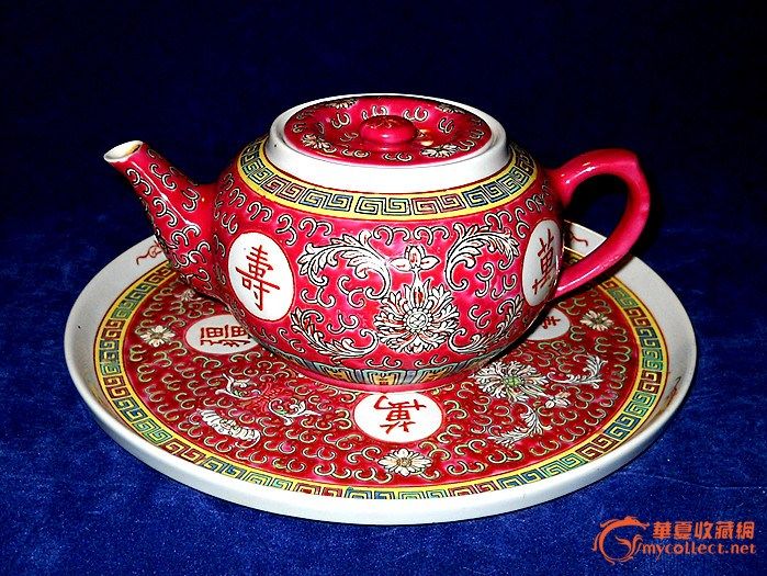 粉彩红地万寿无疆瓷器