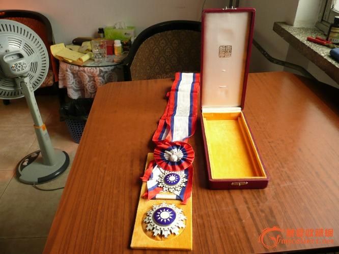  青天白日勋章 ,来自藏友冯丽358-杂项-徽章-藏品