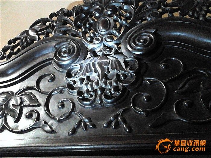 求网友鉴定该老红木大衣柜的年代和价格_求网