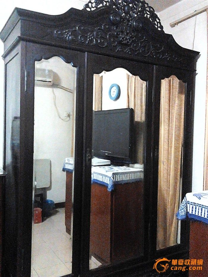 求网友鉴定该老红木大衣柜的年代和价格