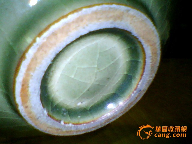 耀州窑橄榄青印花三鱼斗笠碗
