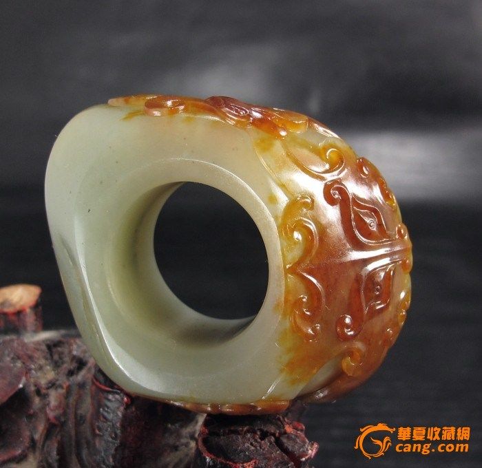 【扳指】天然褐皮俏色和田籽料“古韵”大扳指,来自藏友剖砖引玉-玉器-和田-藏品鉴定估价-华夏收藏网