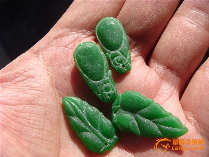 价值不菲!翡翠吊坠毛料未抛光!是A货吗?能下手吗?