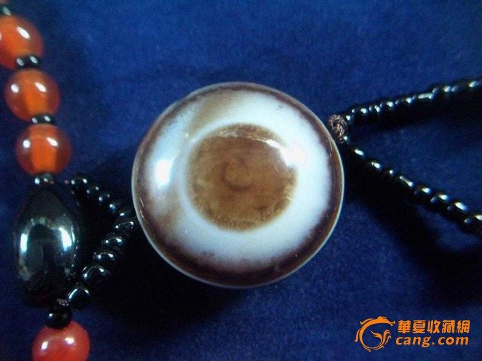 天然玛瑙天眼珠 请看看是否为天然的天眼珠