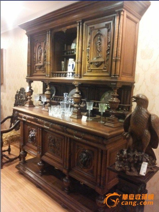 ,耐久,为贵重家具及工艺美术品等用材。 树龄大约在300年之间,在水中的时间从色度来看,大约是10年左右,原木的价值在5万以上-20万之间