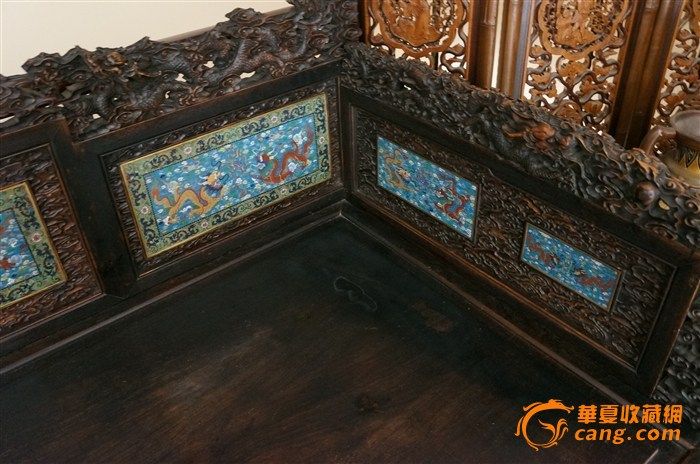 沉香木镶景泰蓝龙榻