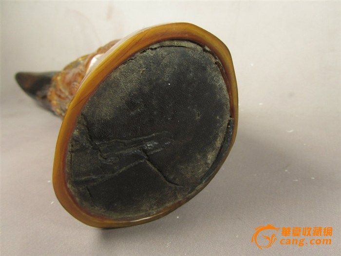 牛角还是犀牛角?年纪?价值? 谢谢_牛角还是犀