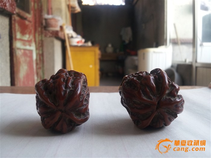 文玩鸡心核桃1对.全品.酱紫色.摇动有沙沙声