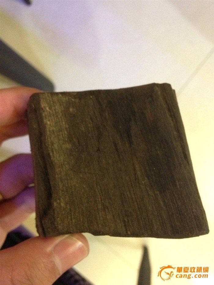 出土四川金丝楠阴沉木埋藏地下4000年以上_出