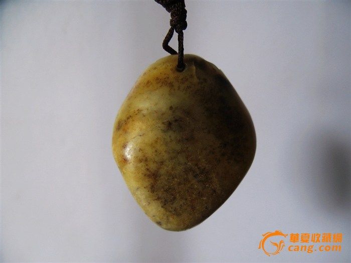 请高手帮忙看看此玉石是什么种类及价值多少?