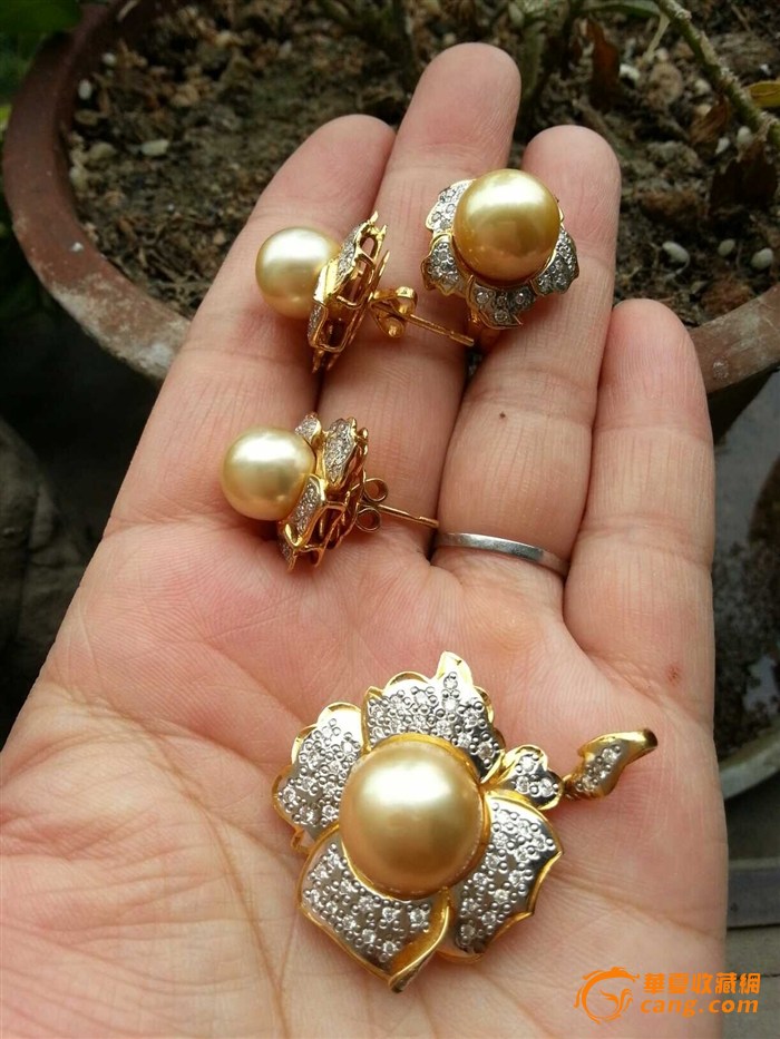 金钻镶嵌金色珍珠首饰一套