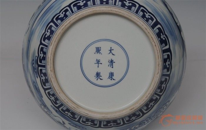 大清康熙年制青花瓷器