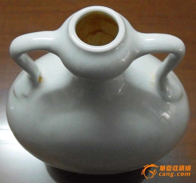 明永乐甜白釉暗刻花卉纹抱月瓶(图片之二)【通古博物院】